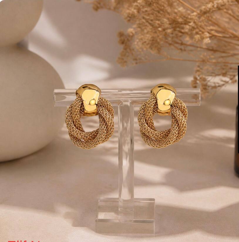 Twisted Hoop Earrings | AURIA