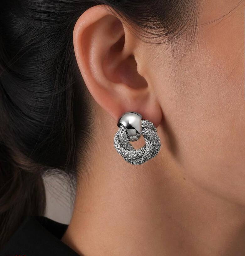 Twisted Hoop Earrings | AURIA
