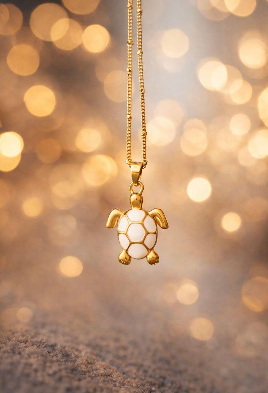 Turtle Necklace – Gold Pendant | AURIA