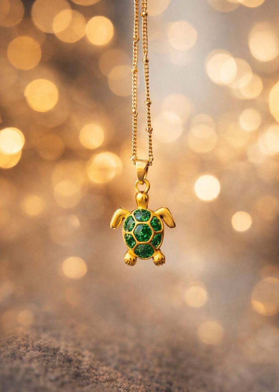 Turtle Necklace – Gold Pendant | AURIA
