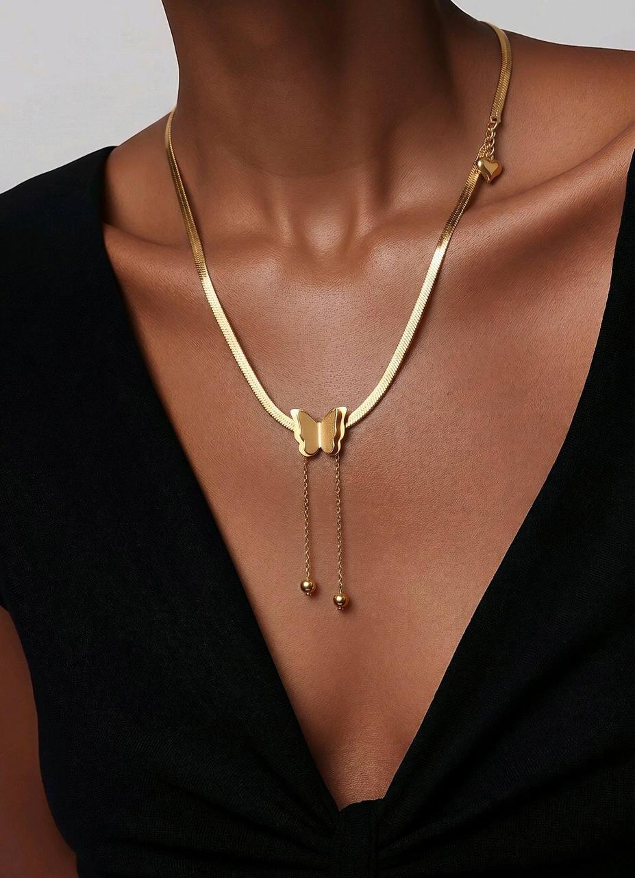 Butterfly Necklace – Gold Pendant | AURIA