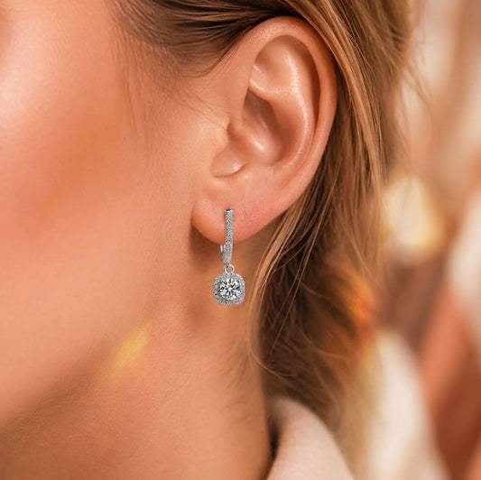 Huggie Earrings – Moissanite | AURIA