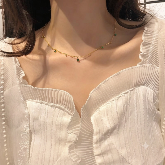 Emerald Necklace – Gold Choker | AURIA