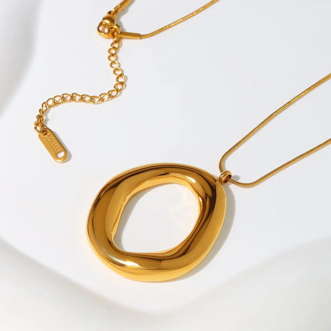 Gold Pendant Necklace – 18K Gold Plated | AURIA