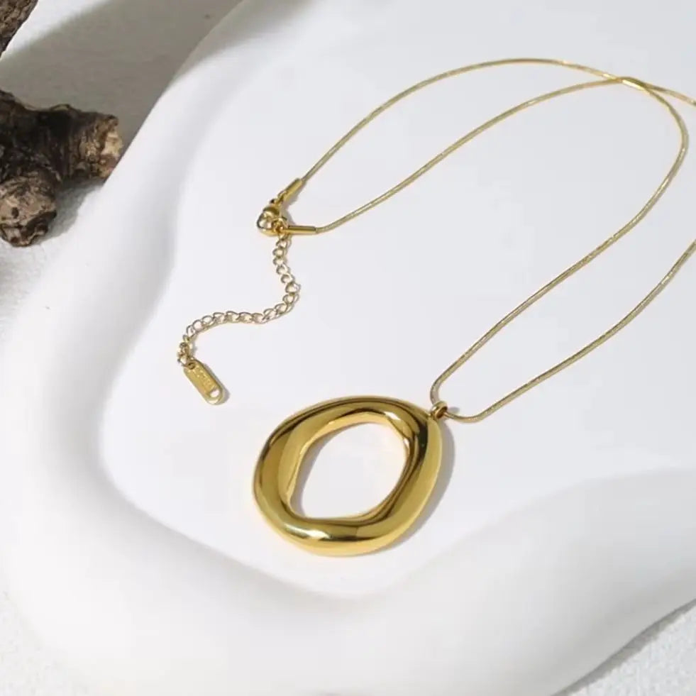 Gold Pendant Necklace – 18K Gold Plated | AURIA