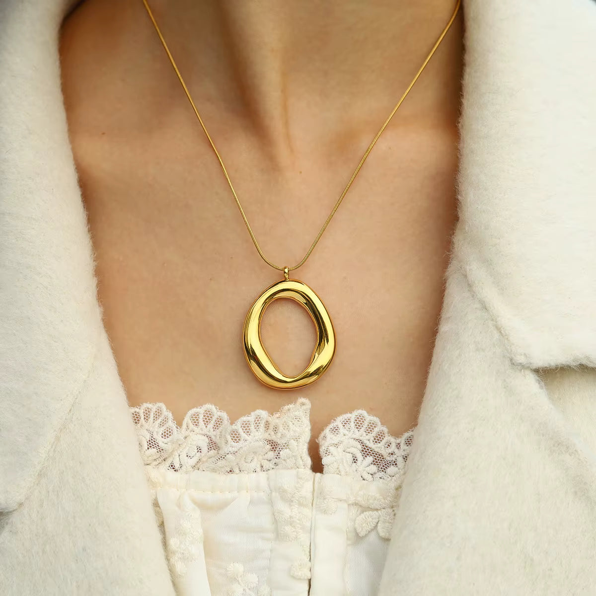 Gold Pendant Necklace – 18K Gold Plated | AURIA
