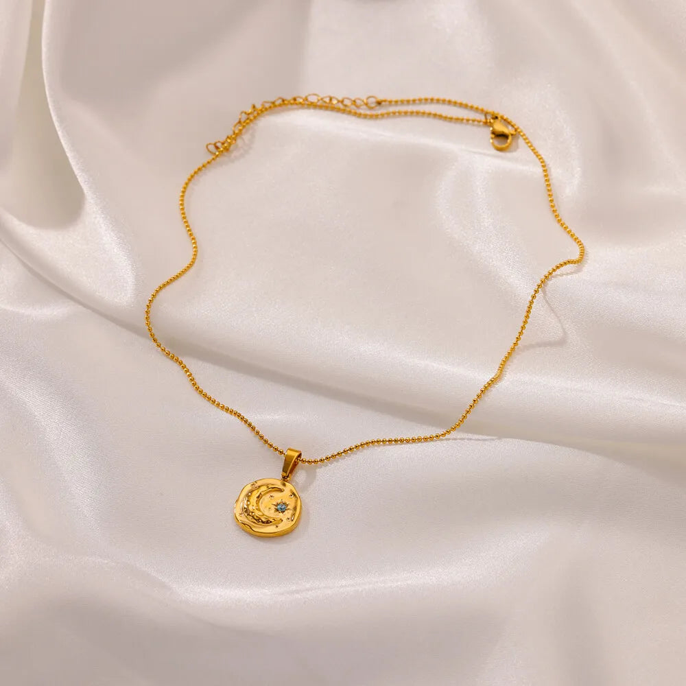 Moon Necklace – Gold  Star Pendant | AURIA