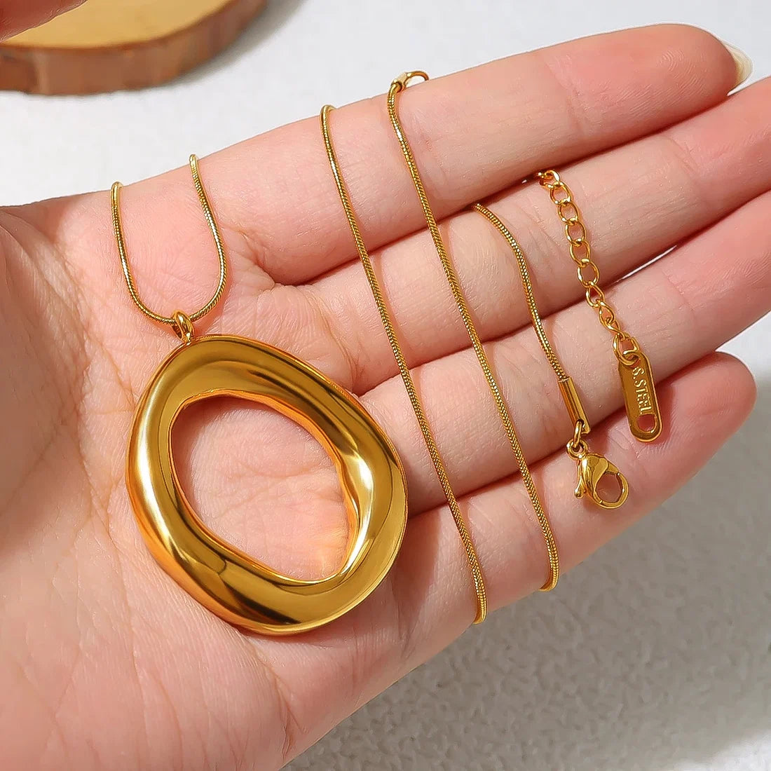 Gold Pendant Necklace – 18K Gold Plated | AURIA