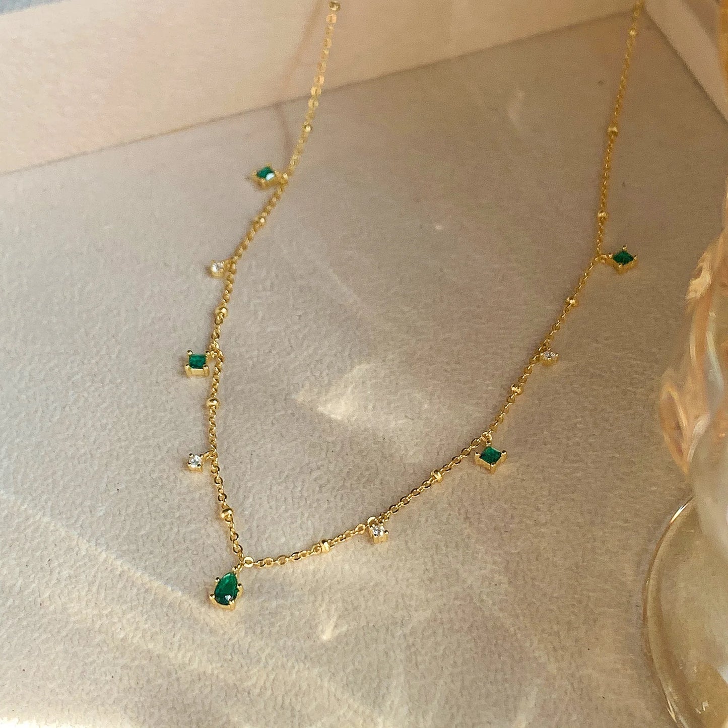 Emerald Necklace – Gold Choker | AURIA