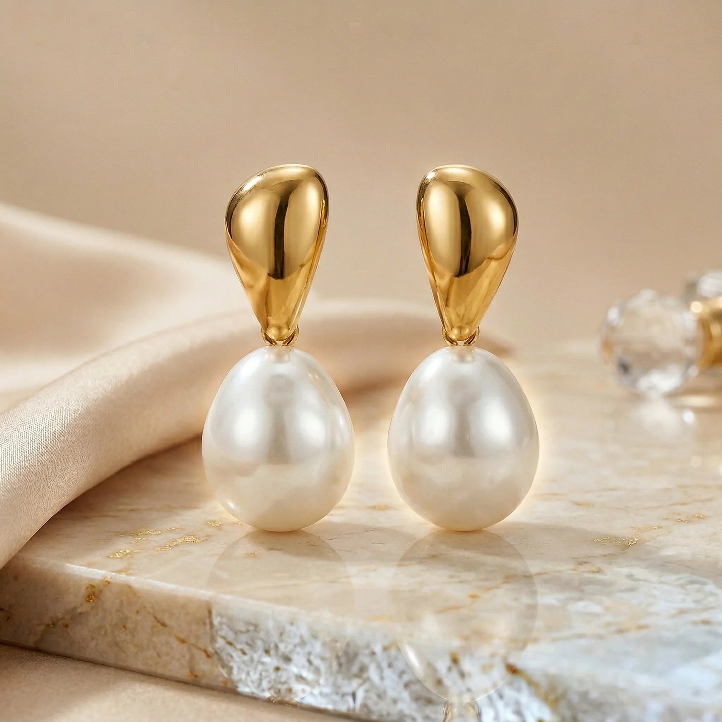 Pearl Drop Earrings | AURIA