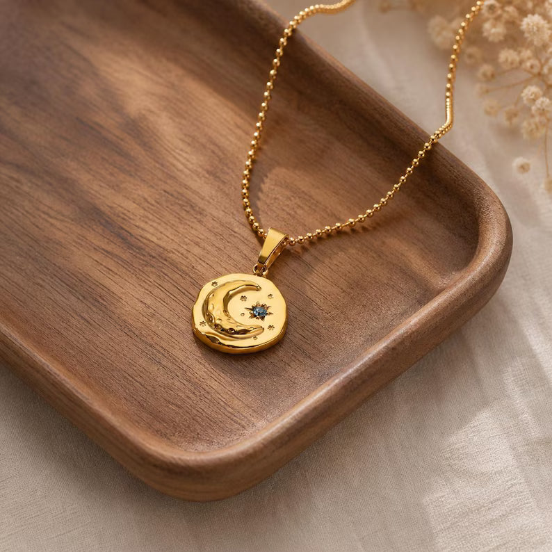 Moon Necklace – Gold  Star Pendant | AURIA